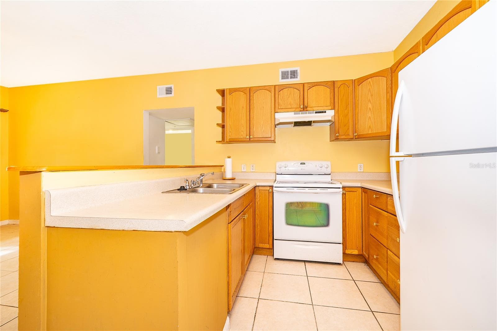 Single Family Residence at 168 COUNTRY CLUB CIR, SANFORD, photo 9 of 18