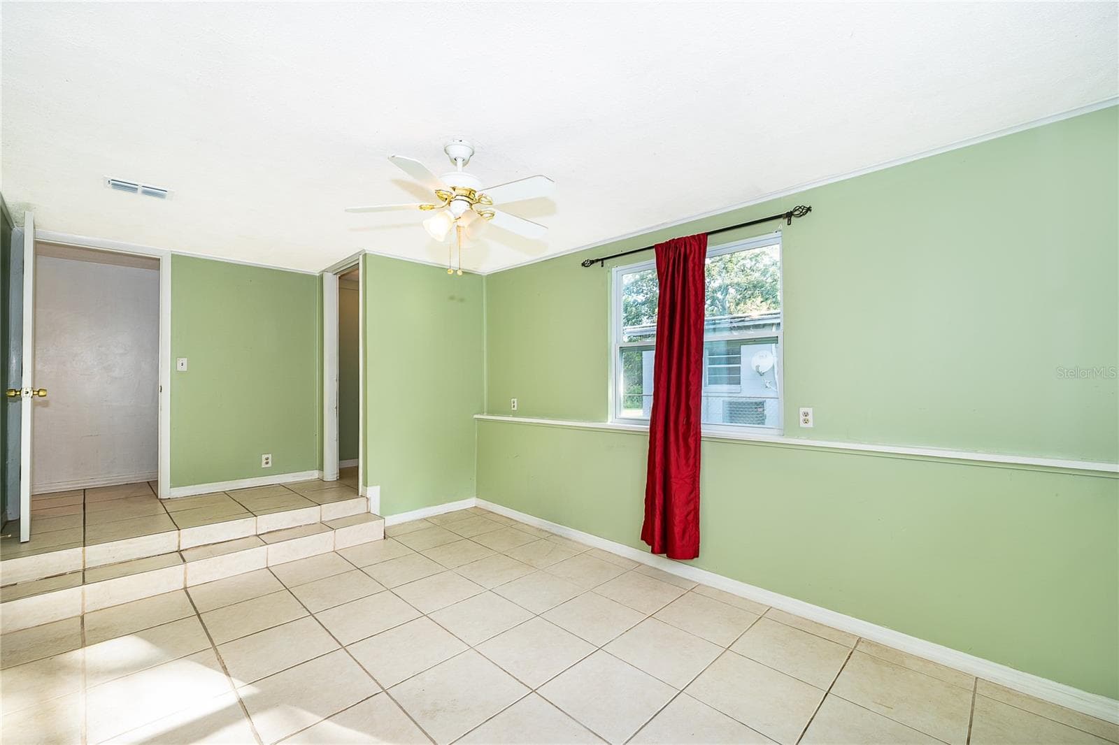 Primary Bedroom has a Walk-In-Closet - 168 COUNTRY CLUB CIR, SANFORD