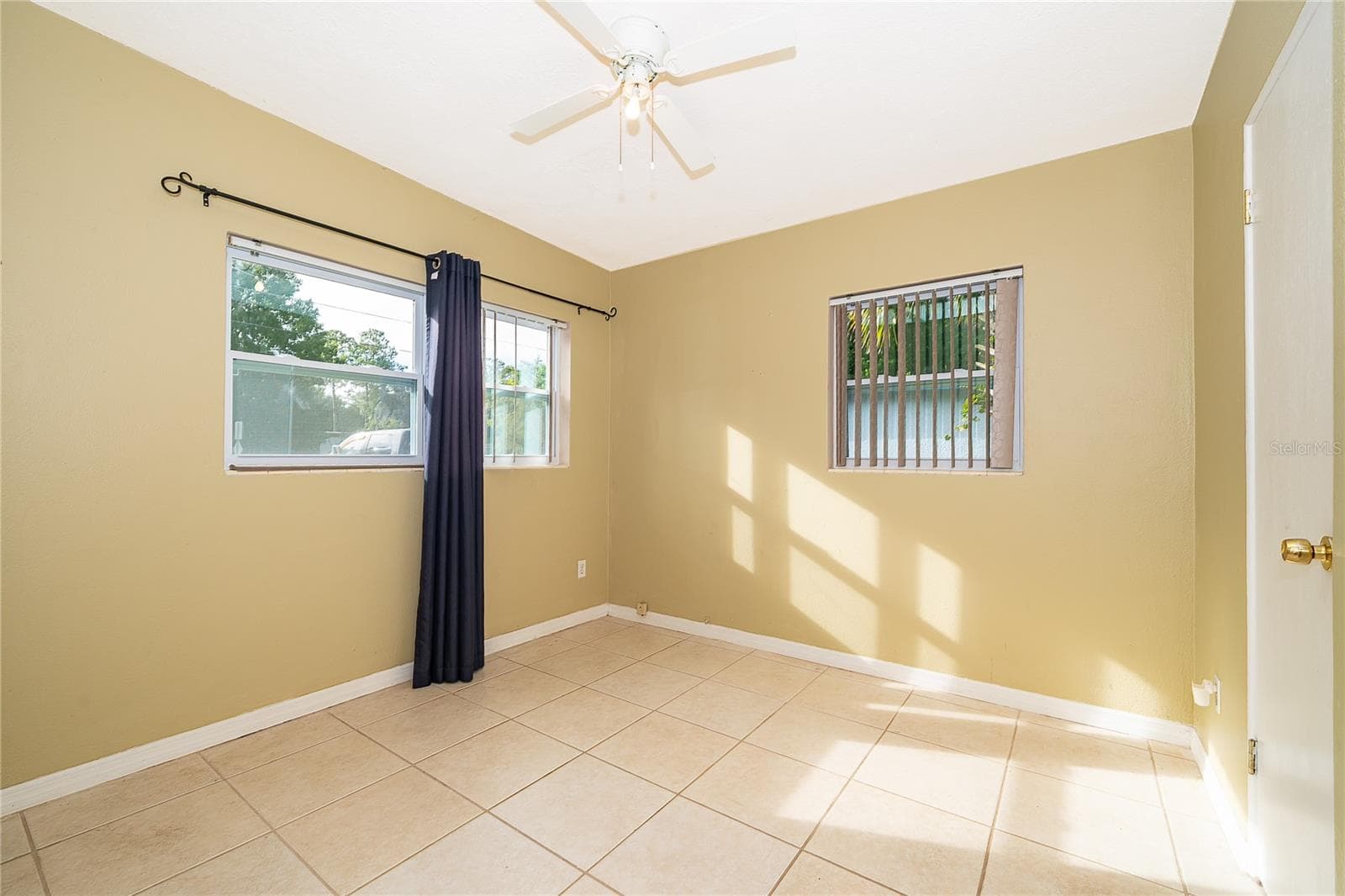 Guest Bedroom with Walk-In-Closet - 168 COUNTRY CLUB CIR, SANFORD