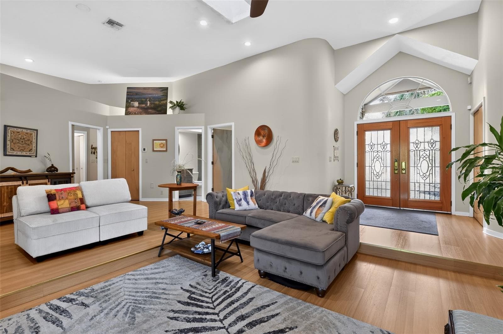 Virtually Staged - 4424 FRIAR TUCK LN, SARASOTA