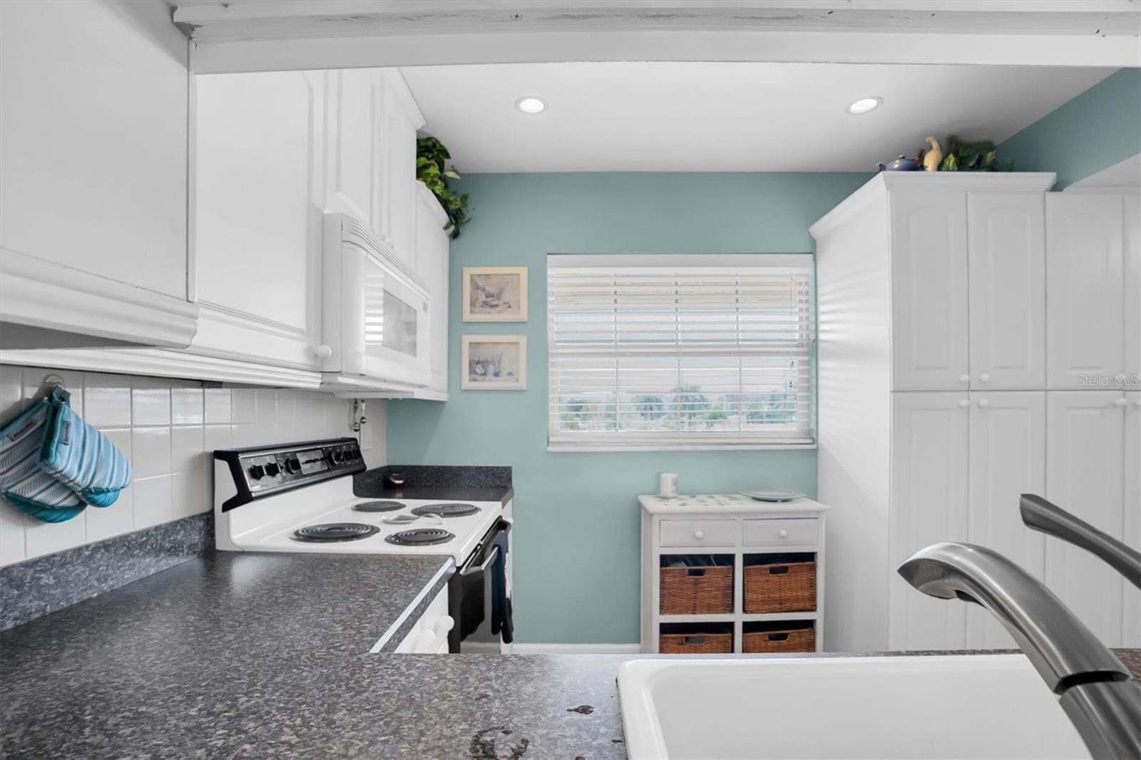 Condominium at 19029 US HIGHWAY 19 N #7-28, CLEARWATER, photo 17 of 37