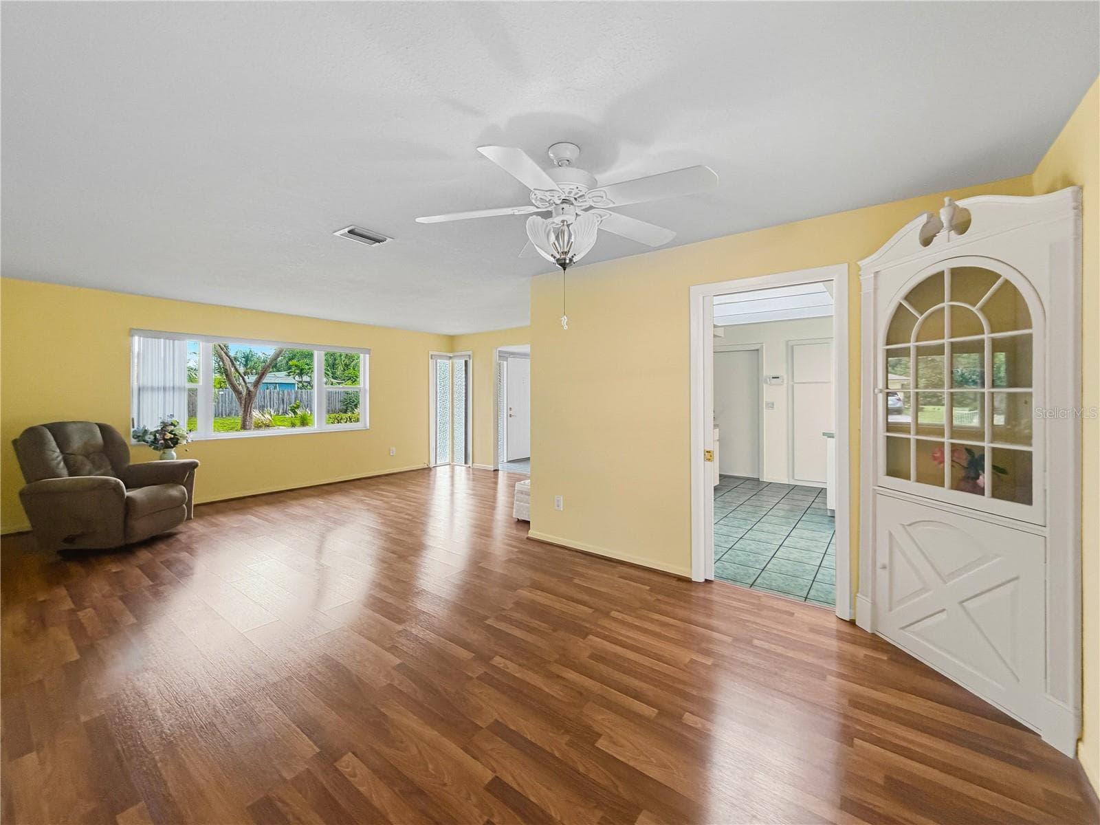 Single Family Residence at 14036 THACHER AVE, LARGO, photo 5 of 40