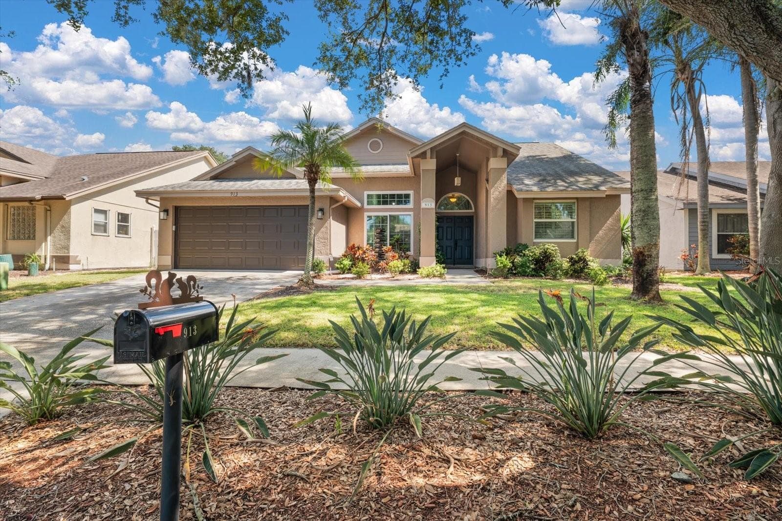 913 WESTWINDS BLVD