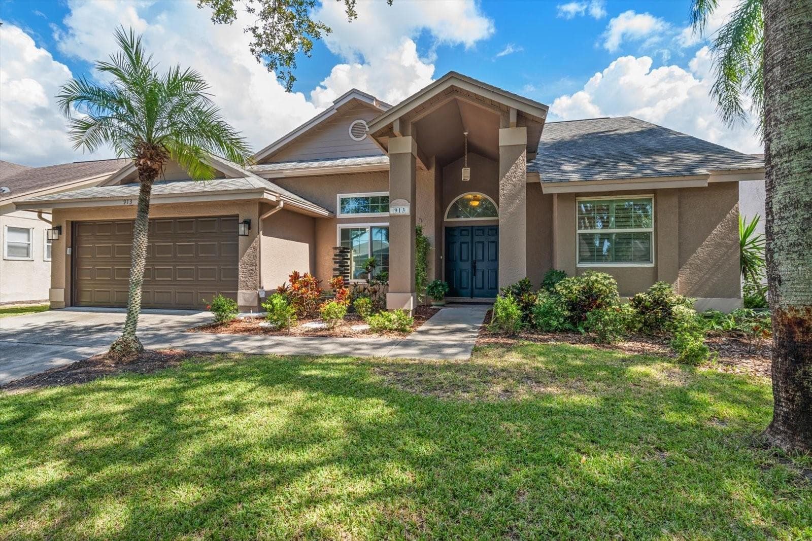 Single Family Residence at 913 WESTWINDS BLVD, TARPON SPRINGS, photo 3 of 38