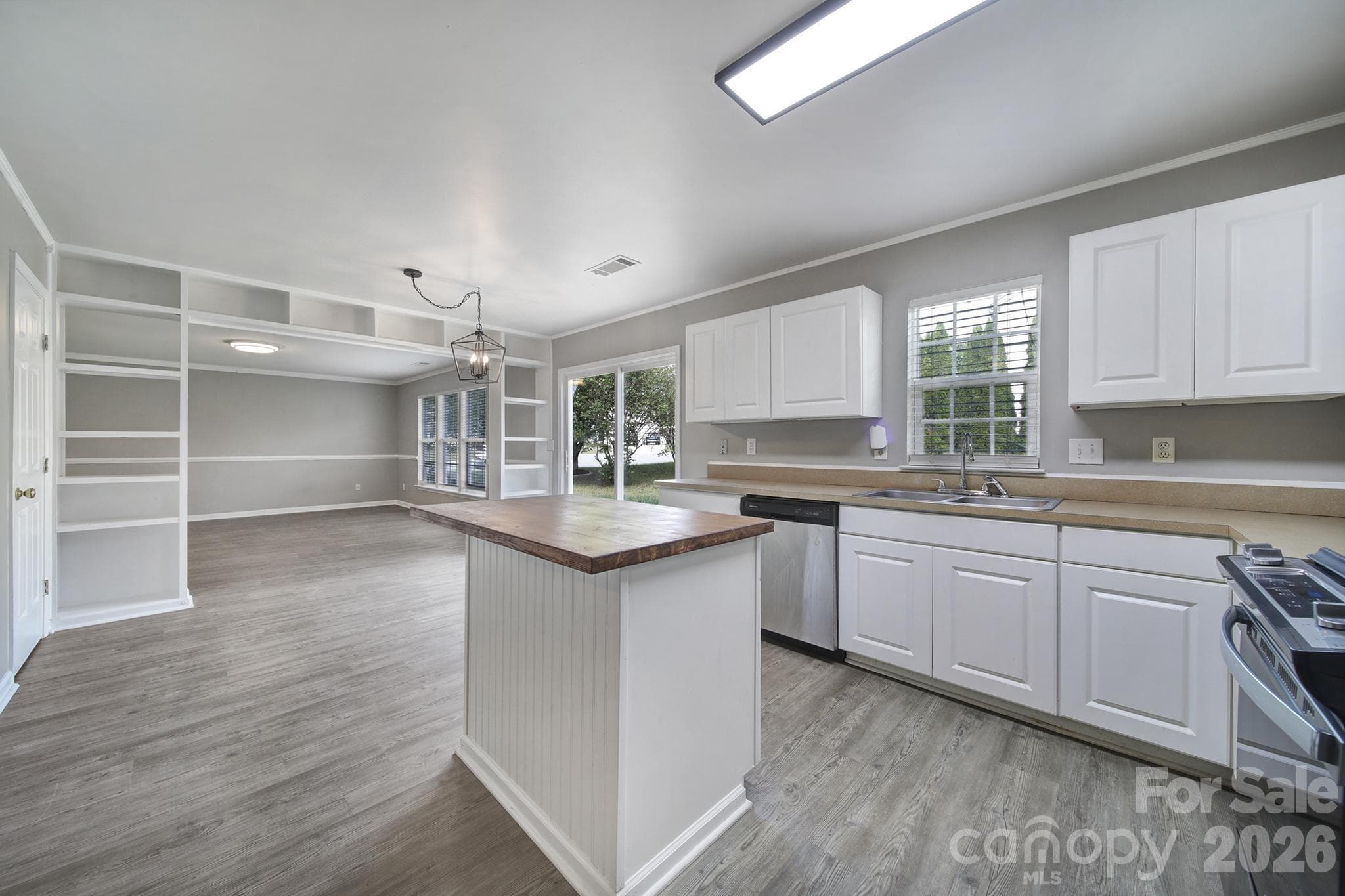 Single Family Residence at 5228 Moonlight Trail SW, Concord, photo 12 of 37