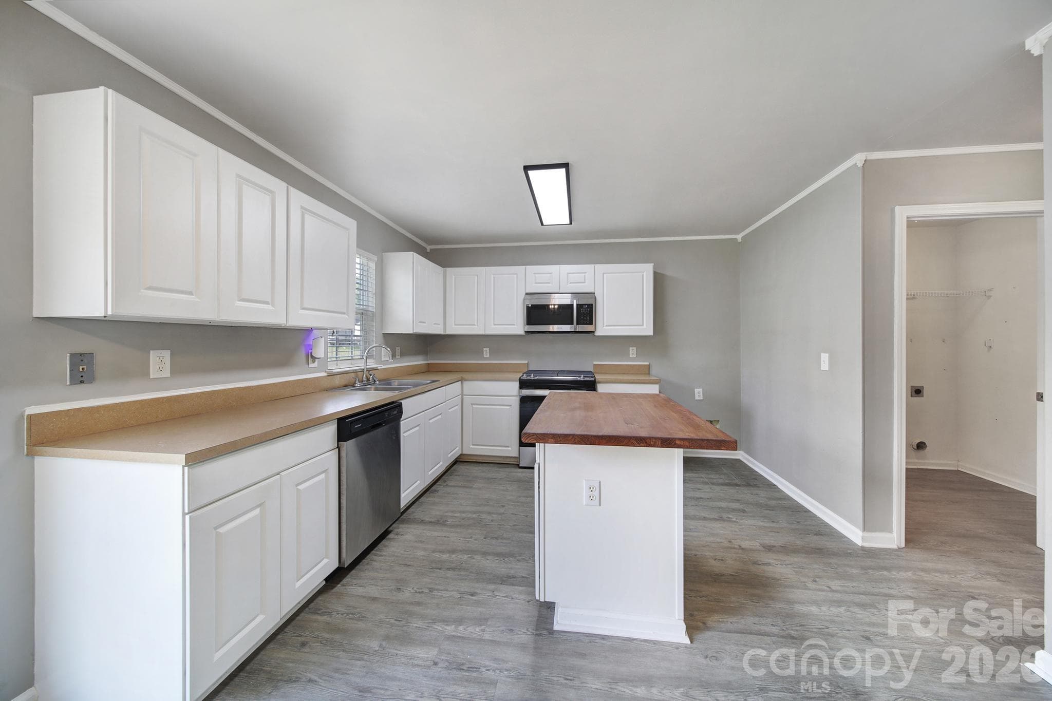 Single Family Residence at 5228 Moonlight Trail SW, Concord, photo 13 of 37