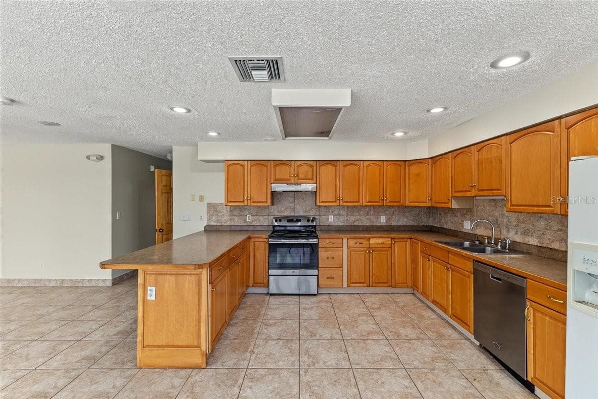 Single Family Residence at 6880 S ATLANTIC AVE, NEW SMYRNA BEACH, photo 12 of 29