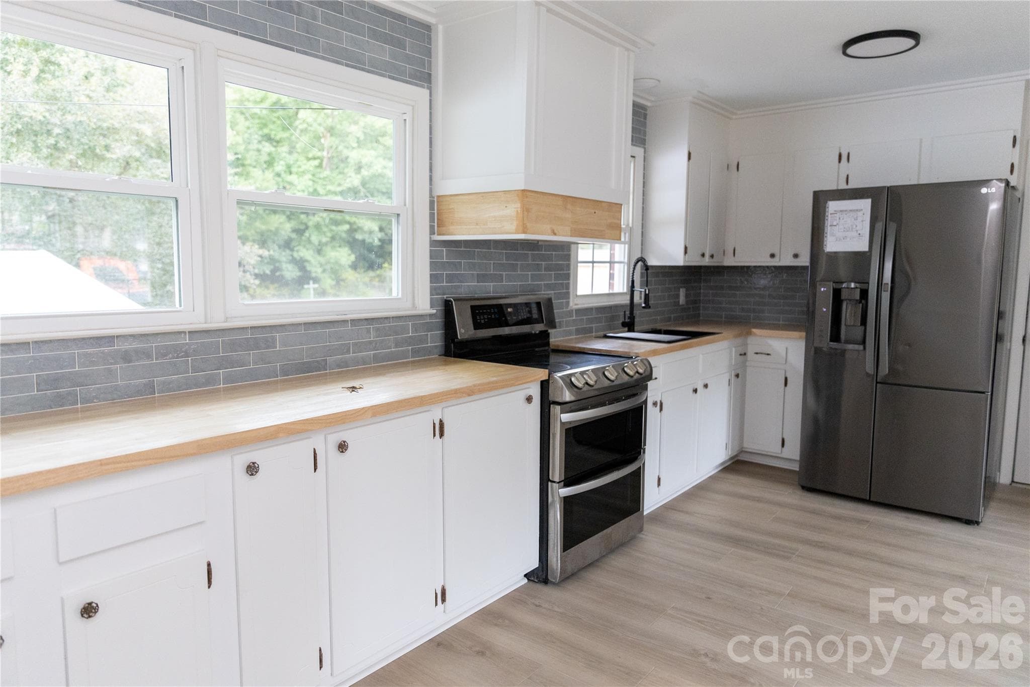 Single Family Residence at 1527 Kingston Drive, Kannapolis, photo 12 of 13