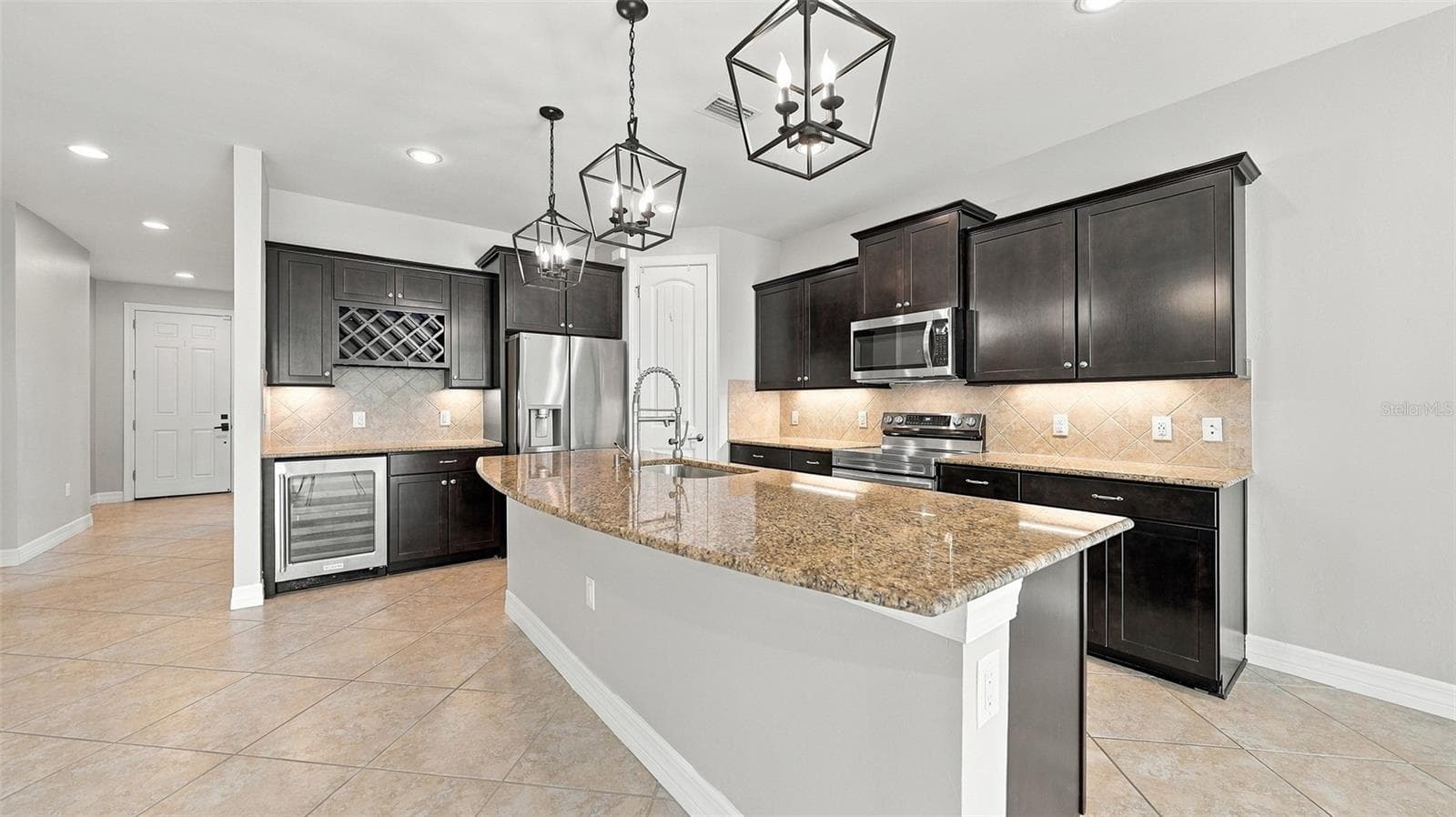 Single Family Residence at 2571 SHERMAN OAK DR, NORTH PORT, photo 13 of 77