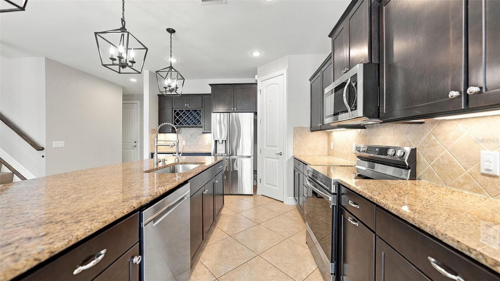 Single Family Residence at 2571 SHERMAN OAK DR, NORTH PORT, photo 15 of 77