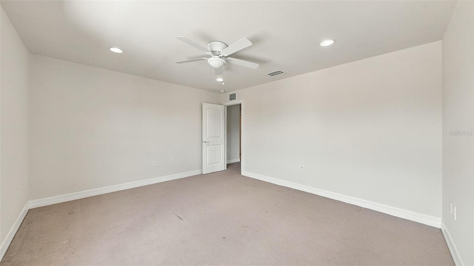 Single Family Residence at 2571 SHERMAN OAK DR, NORTH PORT, photo 44 of 77