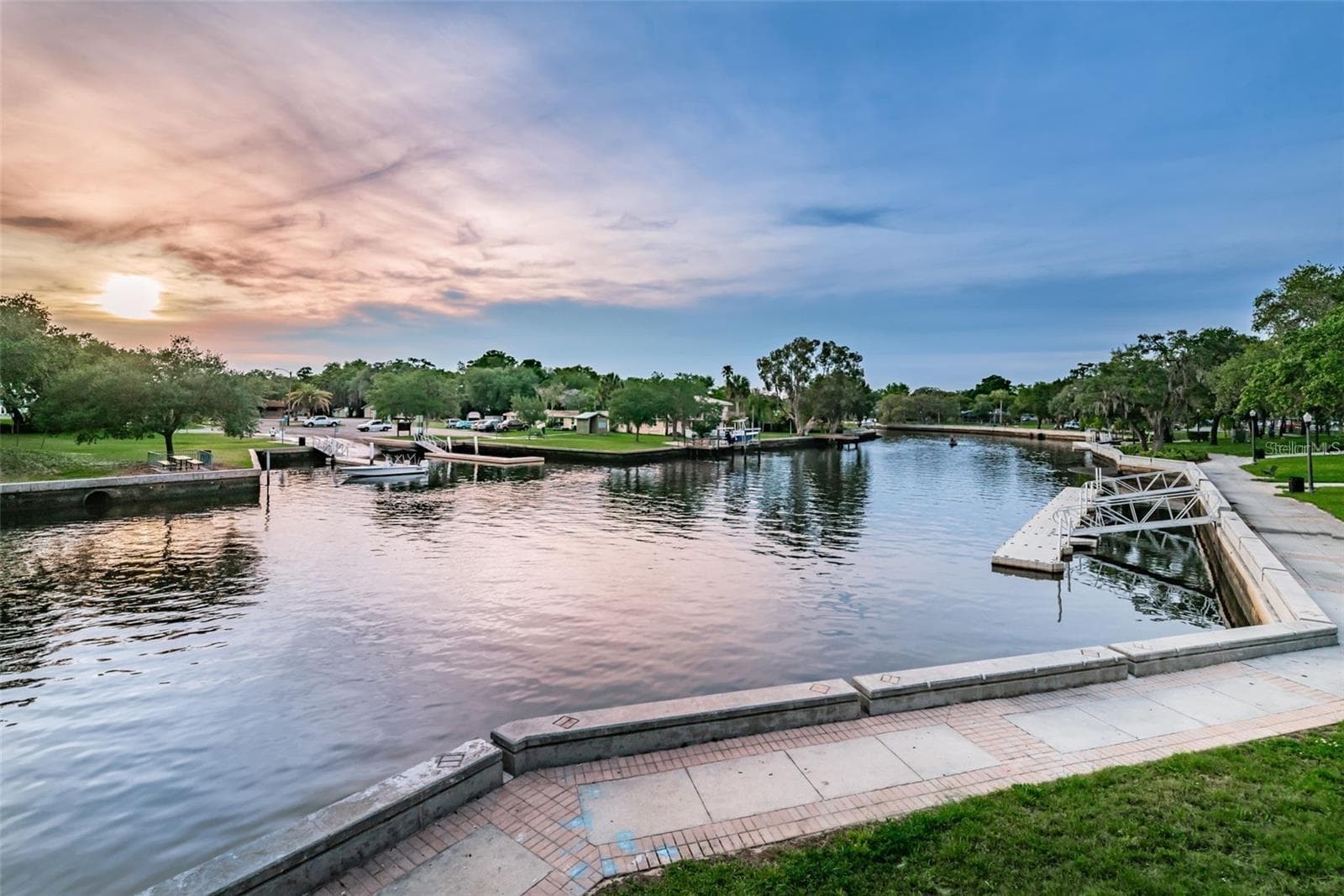 river - 6243 MAIN ST, NEW PORT RICHEY