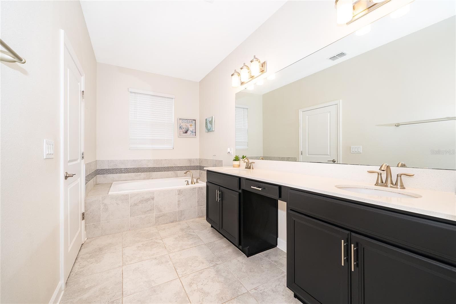 Single Family Residence at 12127 IMAGINARY WAY, ORLANDO, photo 25 of 37