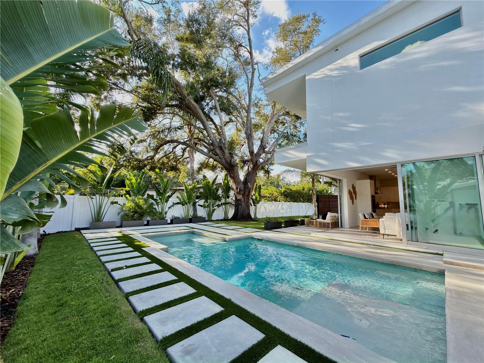 Single Family Residence at 2010 HYDE PARK CIR, SARASOTA, photo 23 of 29