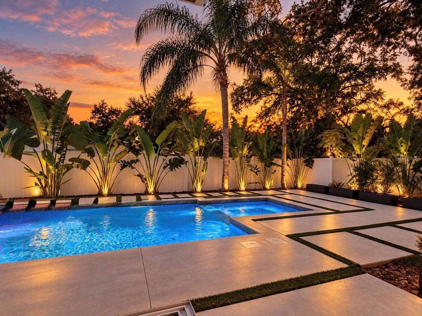 Single Family Residence at 2010 HYDE PARK CIR, SARASOTA, photo 5 of 29