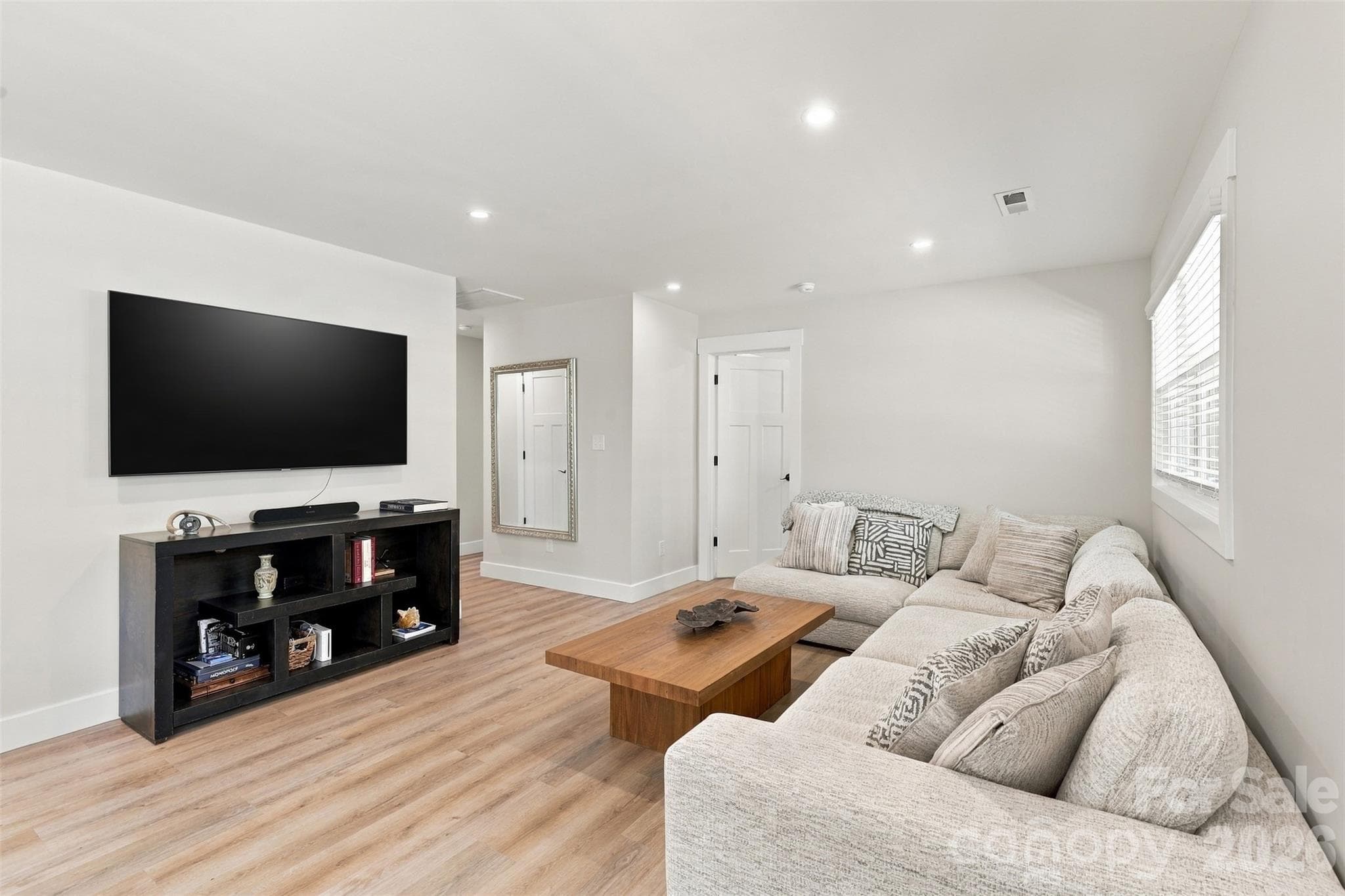 Single Family Residence at 1208 Tarrington Avenue, Charlotte, photo 3 of 32