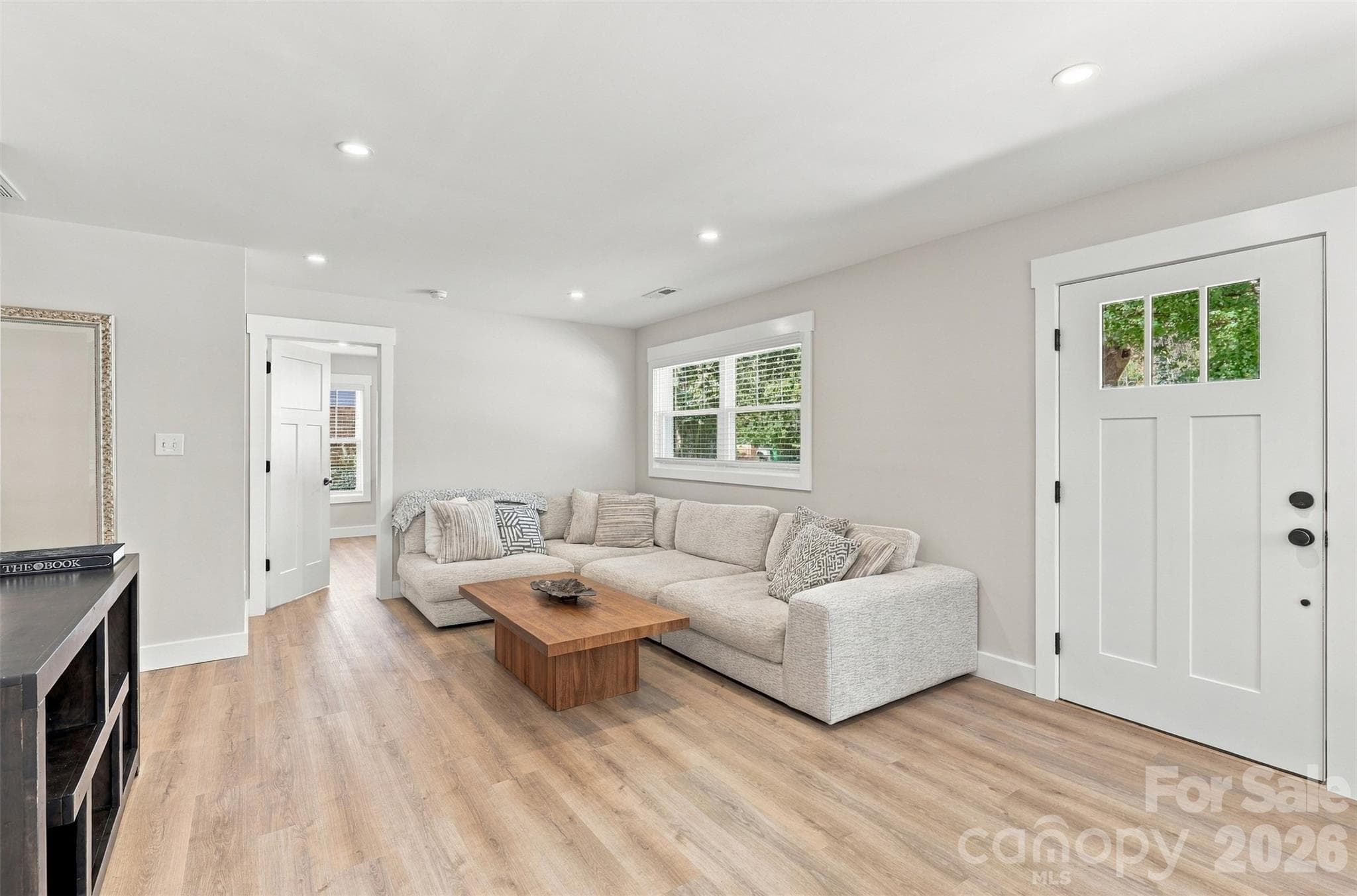 Single Family Residence at 1208 Tarrington Avenue, Charlotte, photo 4 of 32
