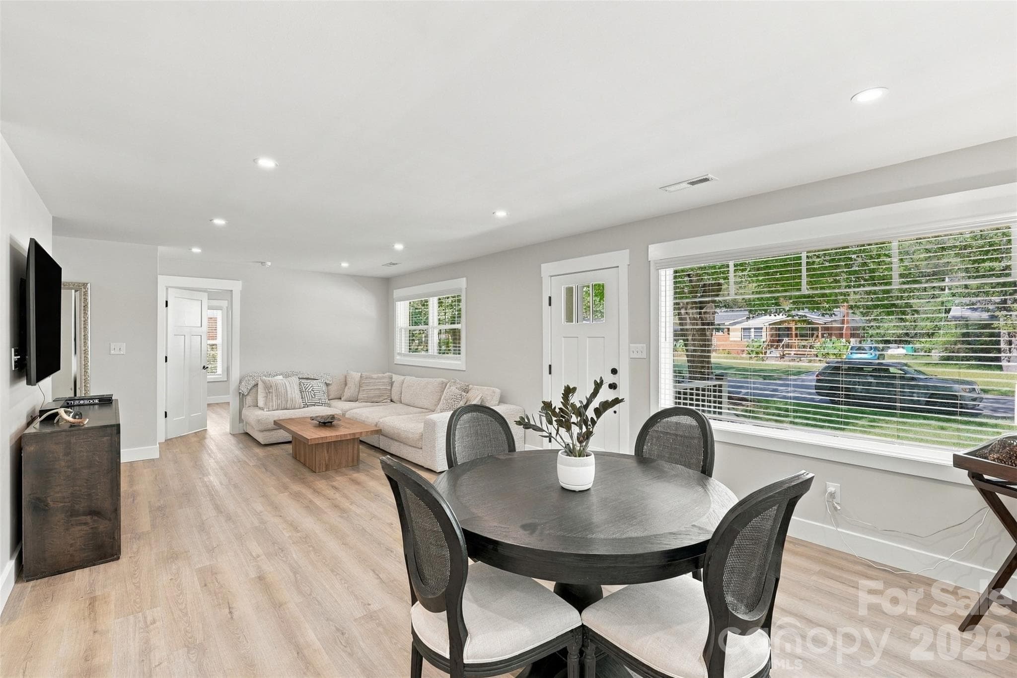 Single Family Residence at 1208 Tarrington Avenue, Charlotte, photo 6 of 32
