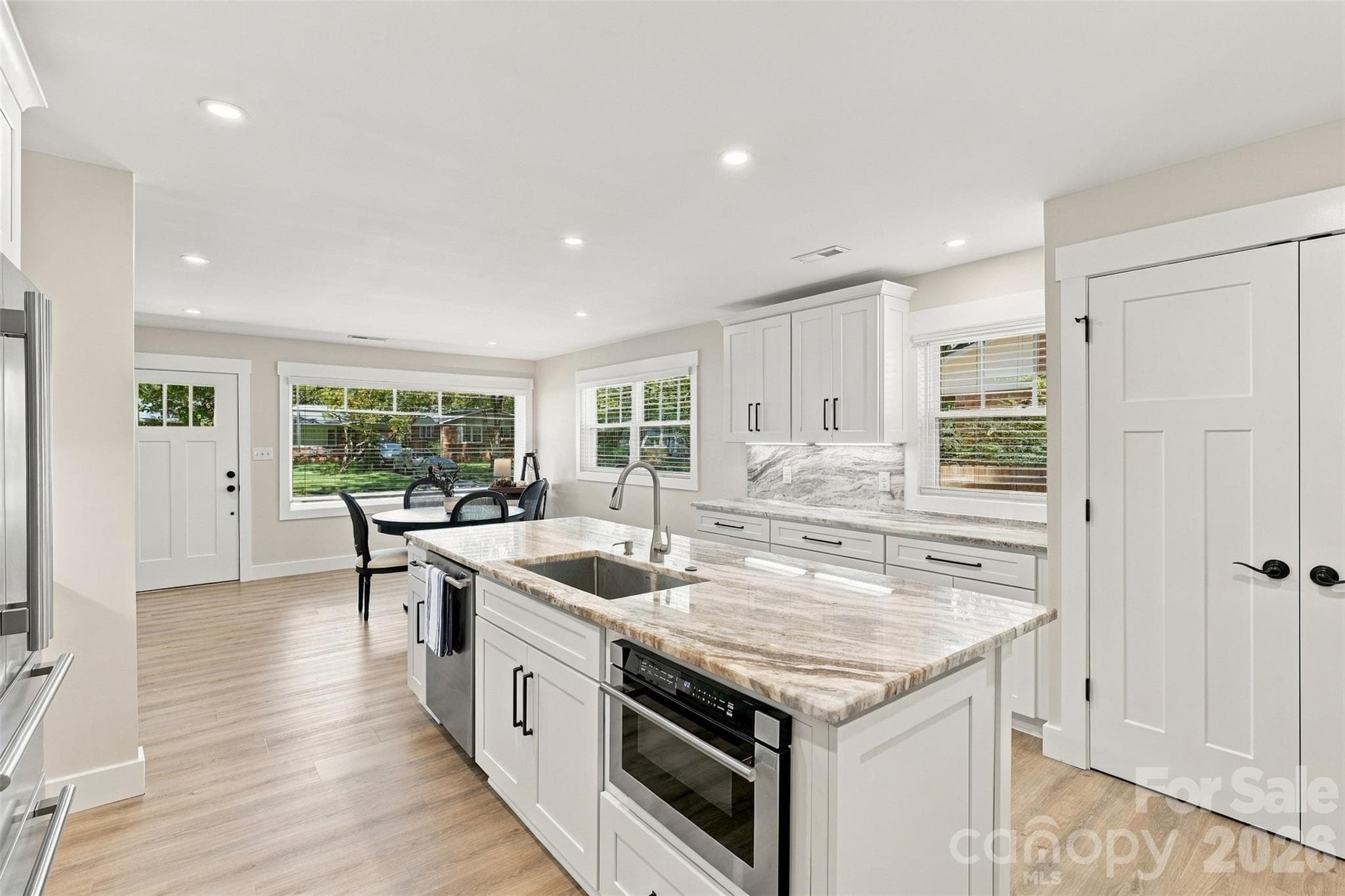 Single Family Residence at 1208 Tarrington Avenue, Charlotte, photo 8 of 32