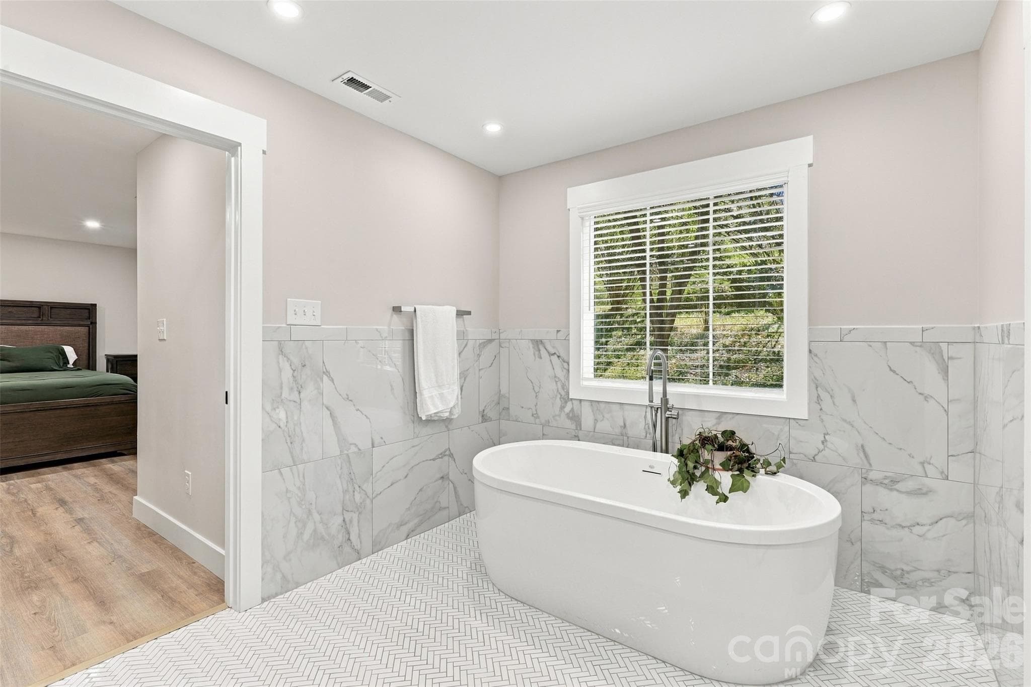 Single Family Residence at 1208 Tarrington Avenue, Charlotte, photo 15 of 32