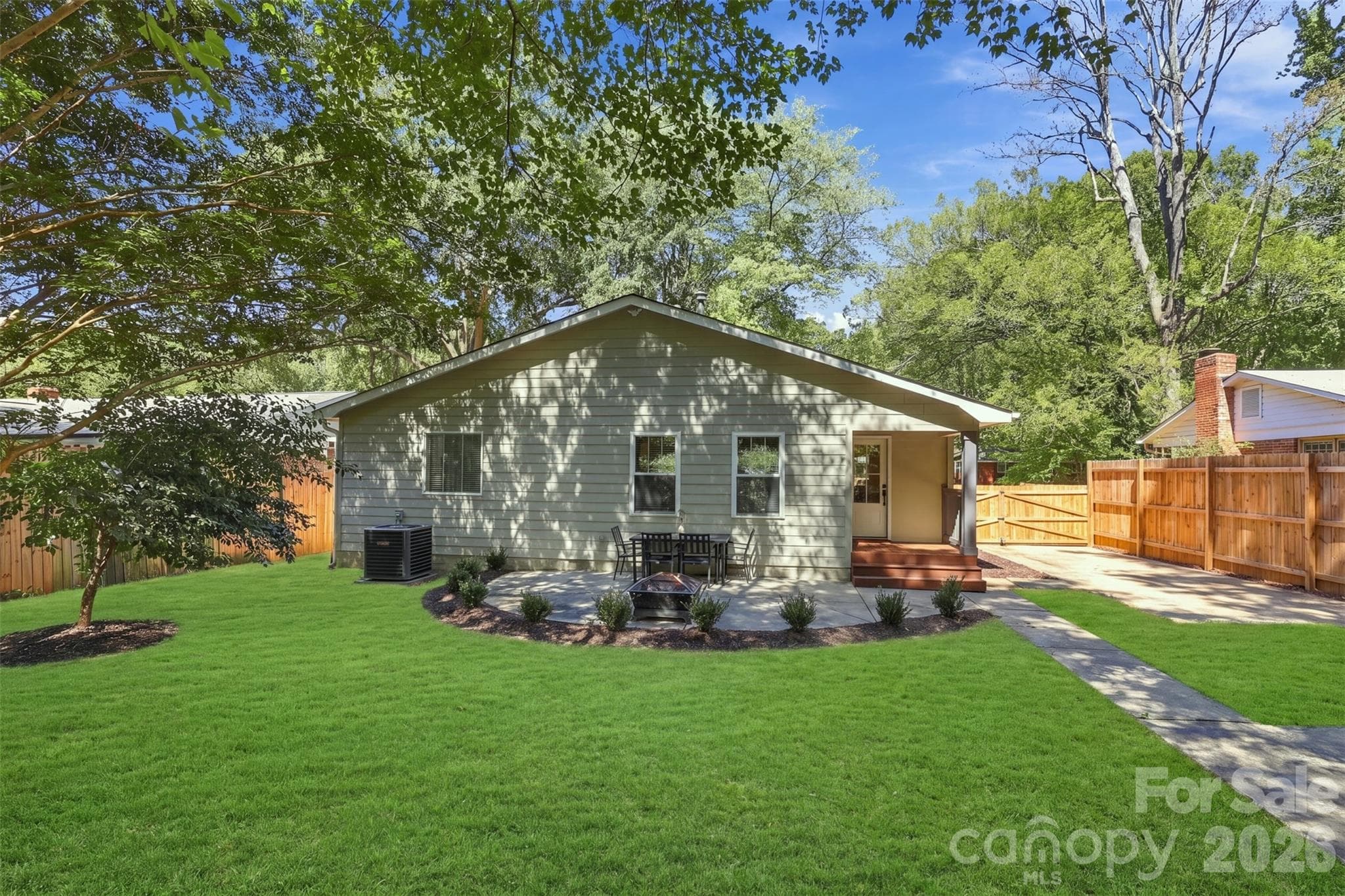 Single Family Residence at 1208 Tarrington Avenue, Charlotte, photo 28 of 32