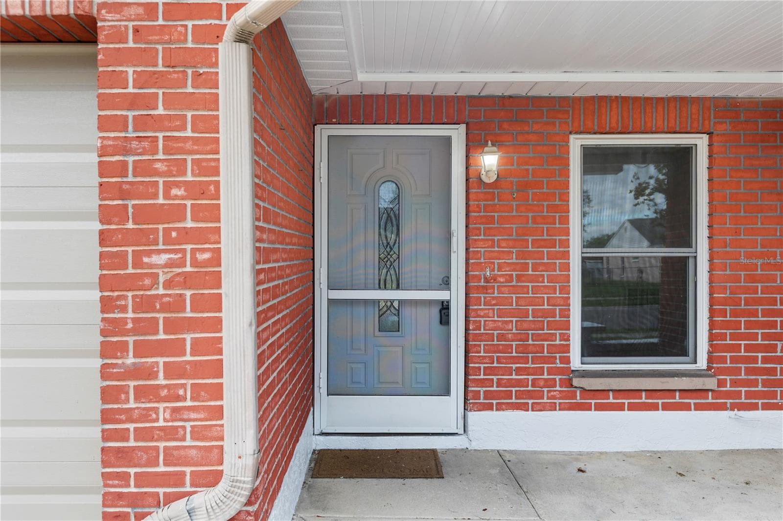 Single Family Residence at 8221 AUTUMN OAK AVE, PORT RICHEY, photo 2 of 31