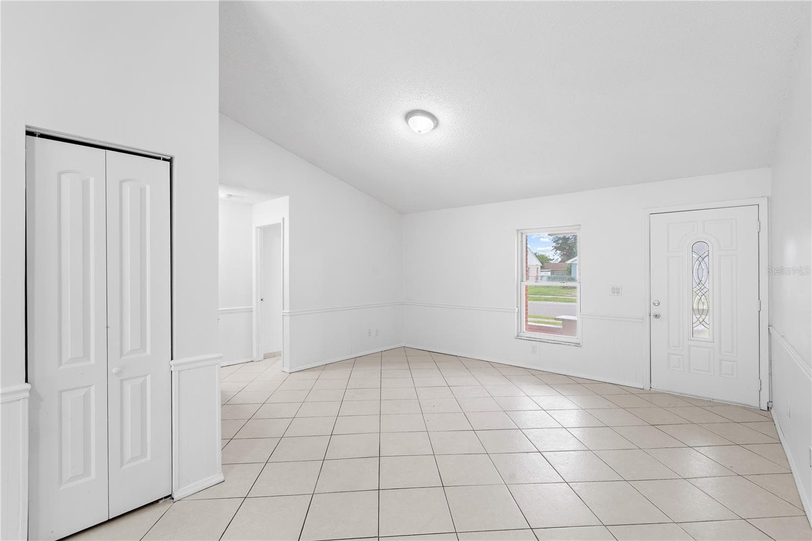 Single Family Residence at 8221 AUTUMN OAK AVE, PORT RICHEY, photo 3 of 31