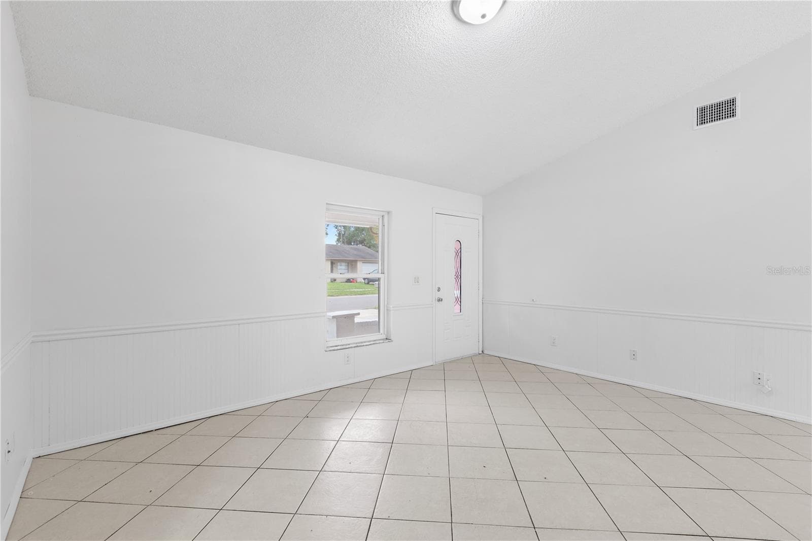 Single Family Residence at 8221 AUTUMN OAK AVE, PORT RICHEY, photo 5 of 31