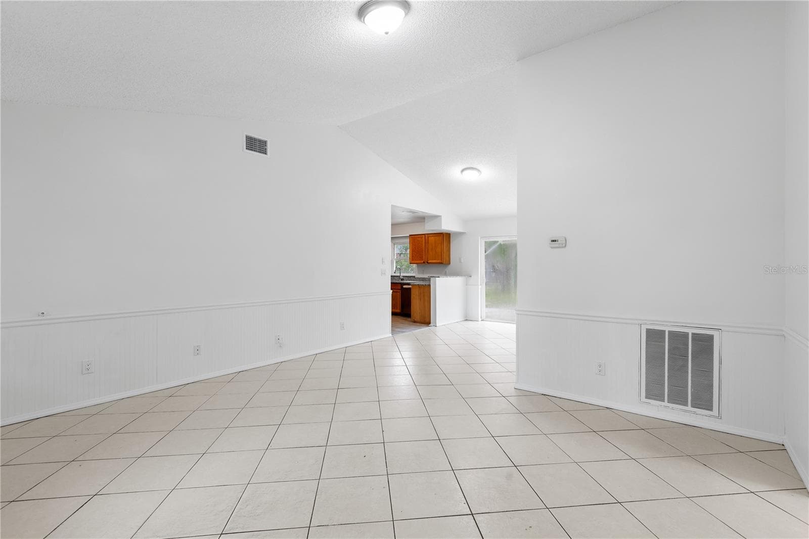 Single Family Residence at 8221 AUTUMN OAK AVE, PORT RICHEY, photo 6 of 31