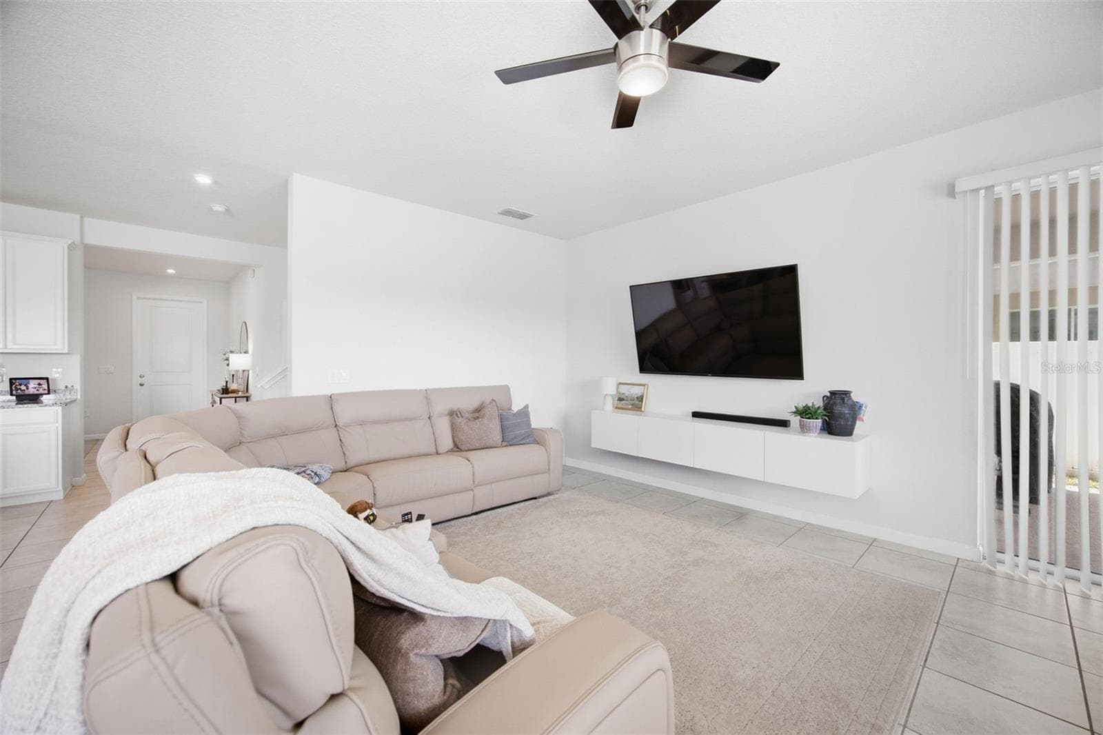 Living Room - 264 SIESTA VISTA CT, DAVENPORT