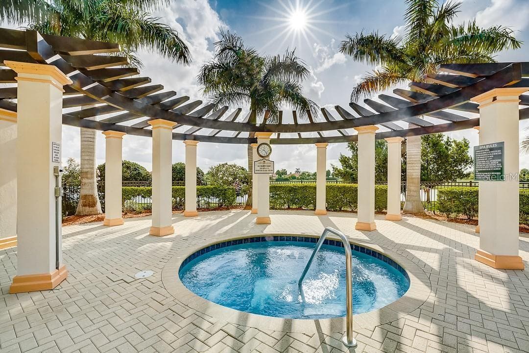 The spa after the pool - 23739 WAVERLY CIR, VENICE