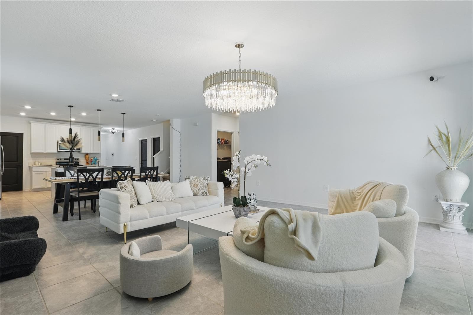 Single Family Residence at 4307 PEBBLES THROW DR, KISSIMMEE, photo 2 of 30