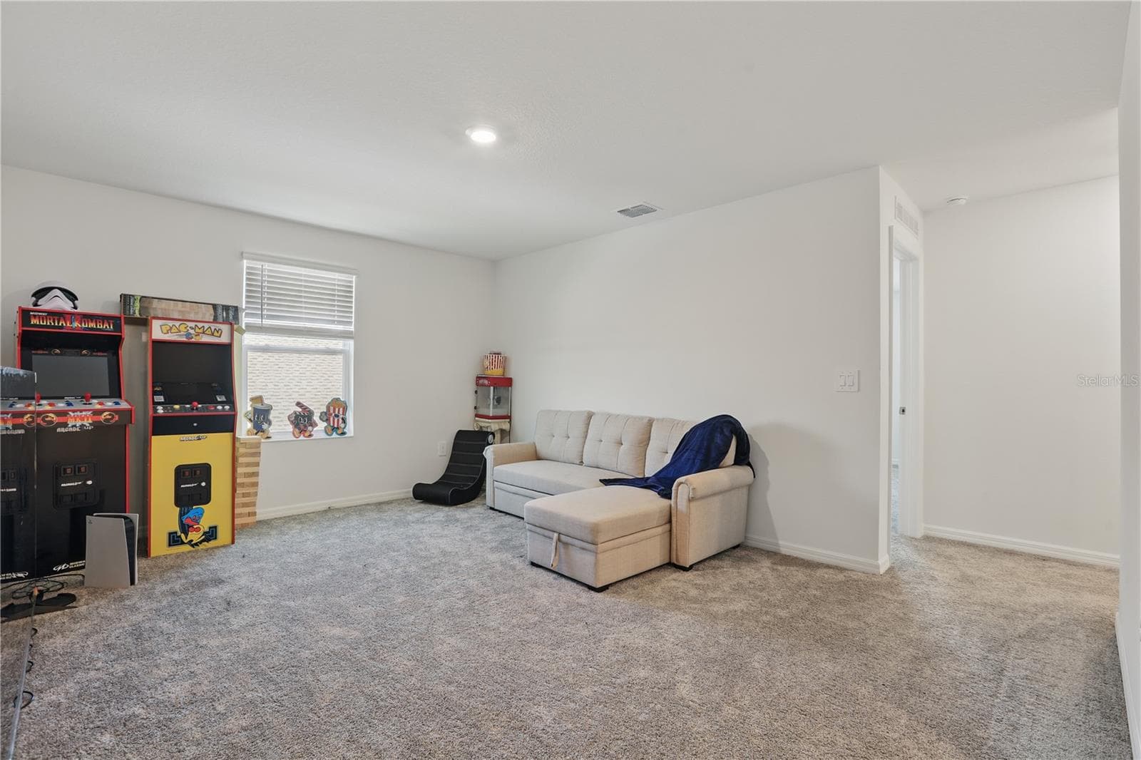 Single Family Residence at 4307 PEBBLES THROW DR, KISSIMMEE, photo 13 of 30