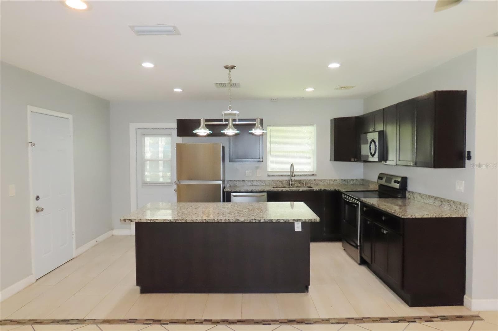Single Family Residence at 1841 WEST DR, CLEARWATER, photo 4 of 29
