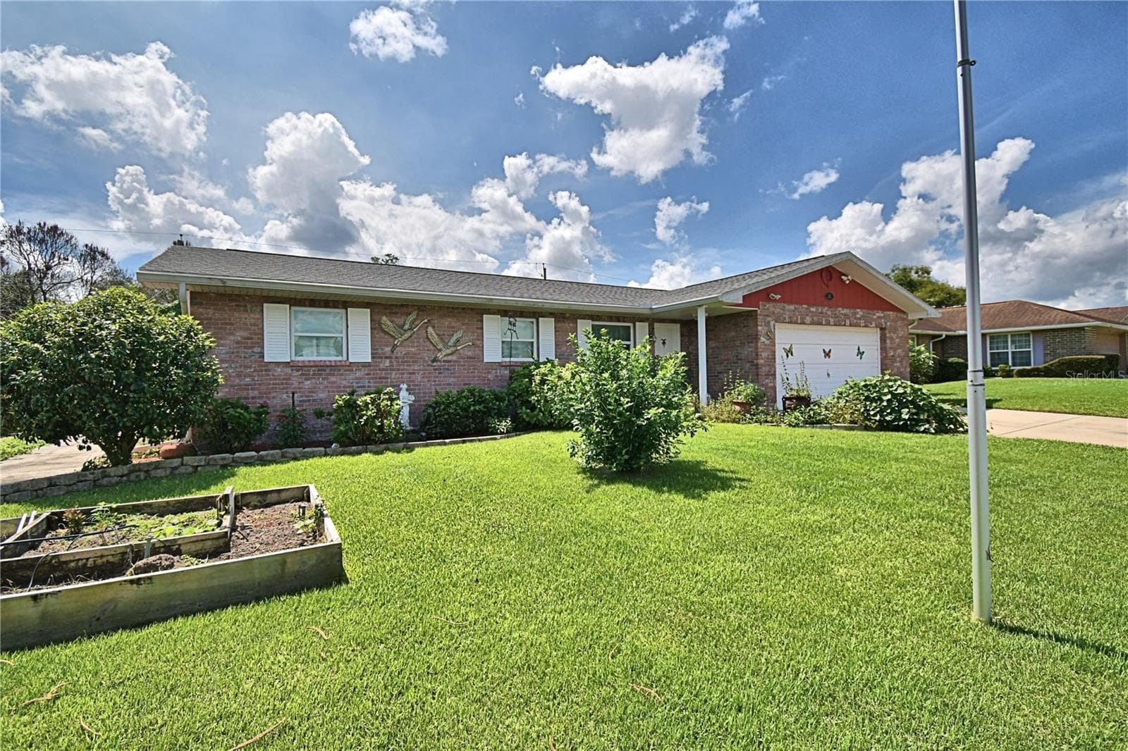 2815 CHRISTIE LN