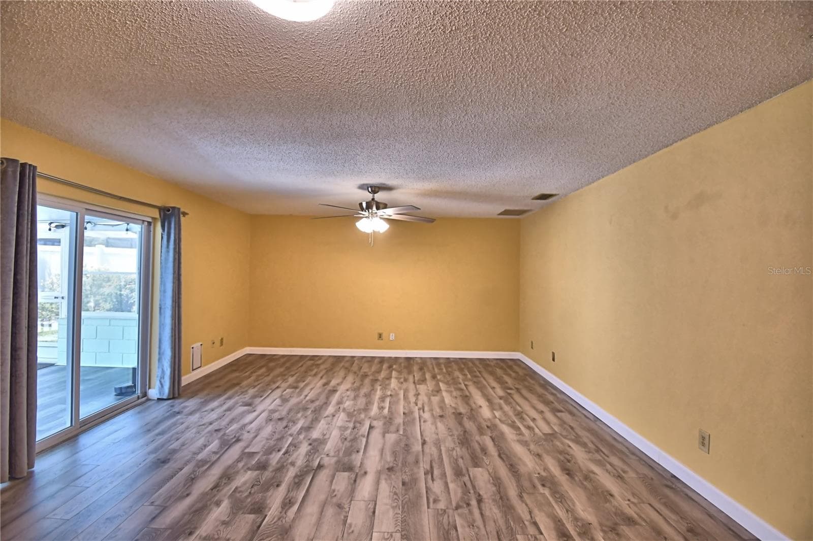 Single Family Residence at 2815 CHRISTIE LN, LAKELAND, photo 10 of 75