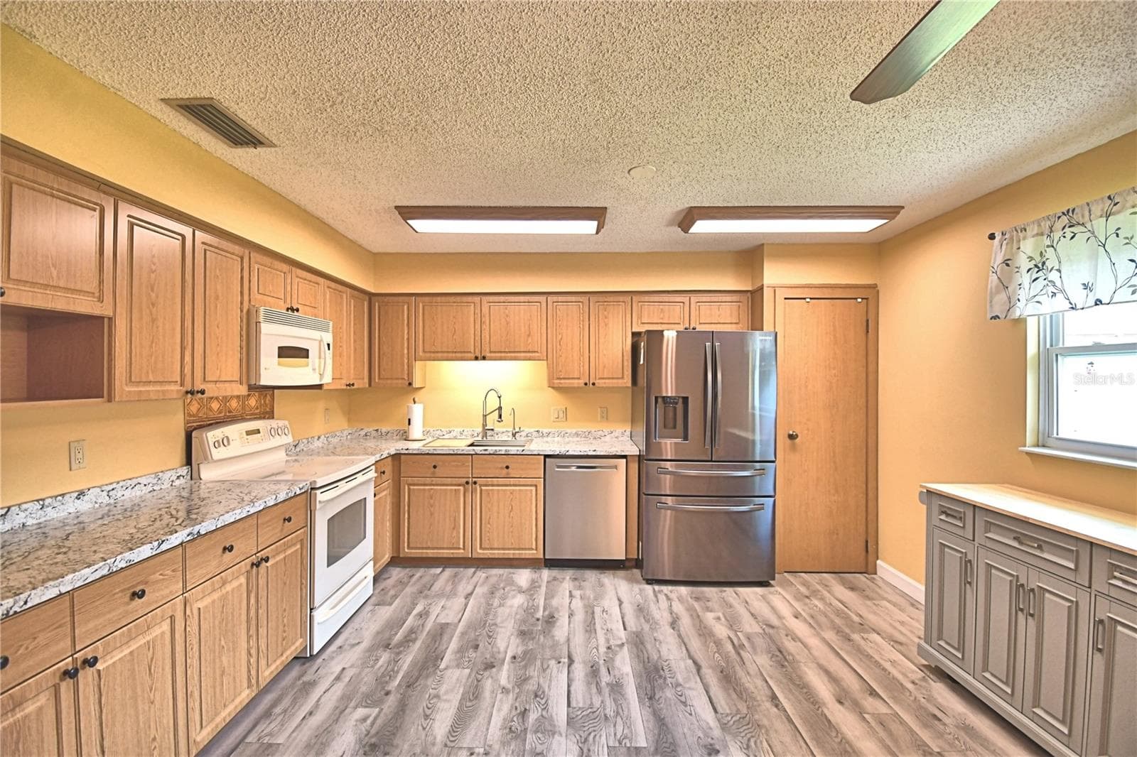 Single Family Residence at 2815 CHRISTIE LN, LAKELAND, photo 36 of 75