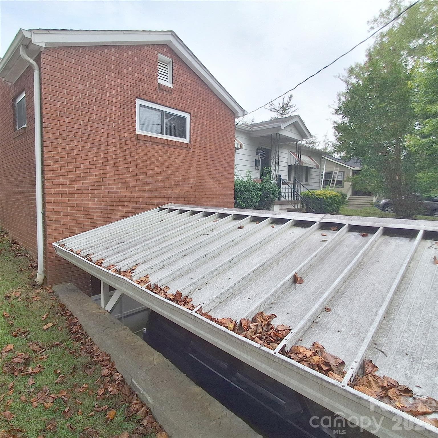 Single Family Residence at 48 Westgate Road, Asheville, photo 6 of 22