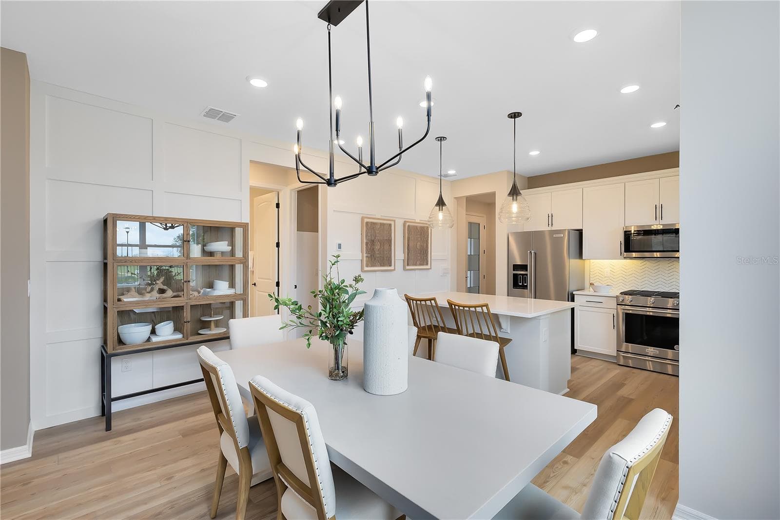 Model Home Design Only. Pictures and furnishings are for illustrative purposes only. Elevations, colors and options may vary. Furniture is for model home staging only. - 2774 BUCKEYE LANE, ST CLOUD