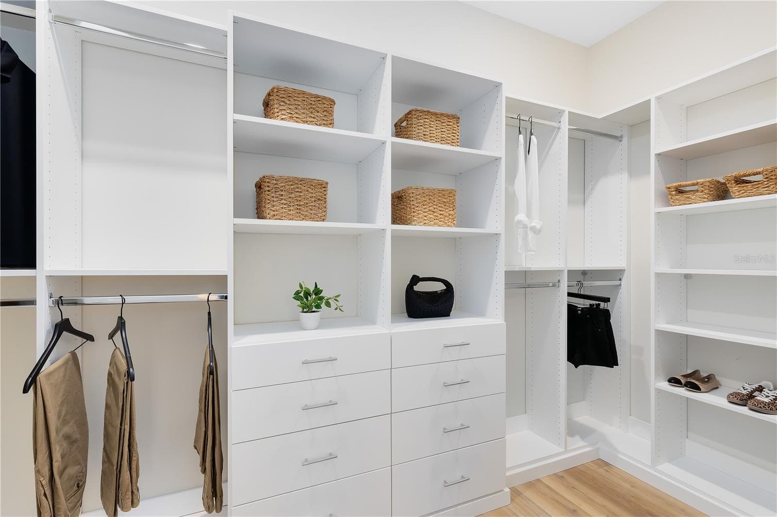 Model Home Design Only. Pictures and furnishings are for illustrative purposes only. Elevations, colors and options may vary. Furniture is for model home staging only. - 2774 BUCKEYE LANE, ST CLOUD
