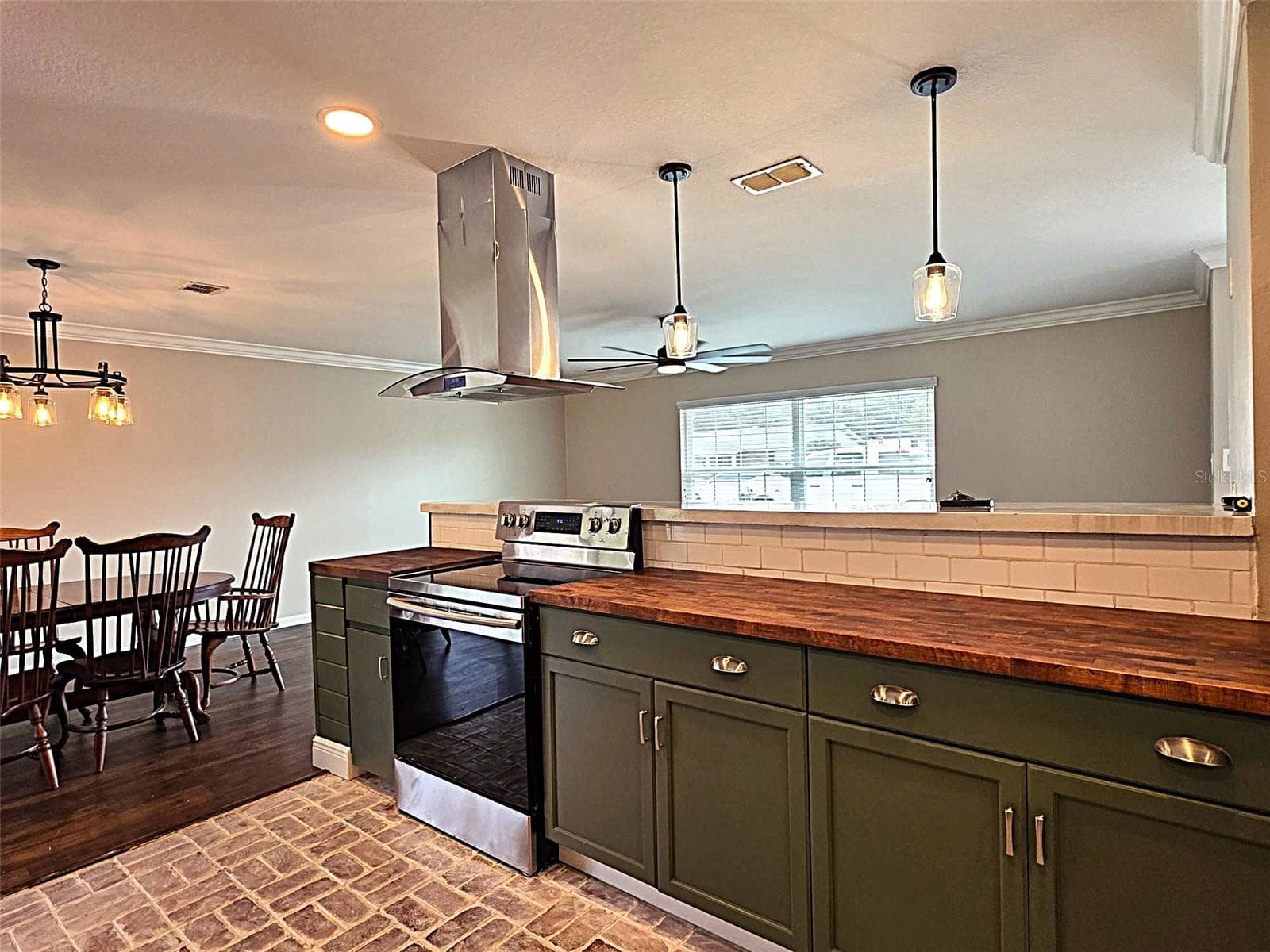 Single Family Residence at 123 ELM SQ S, LAKELAND, photo 10 of 31