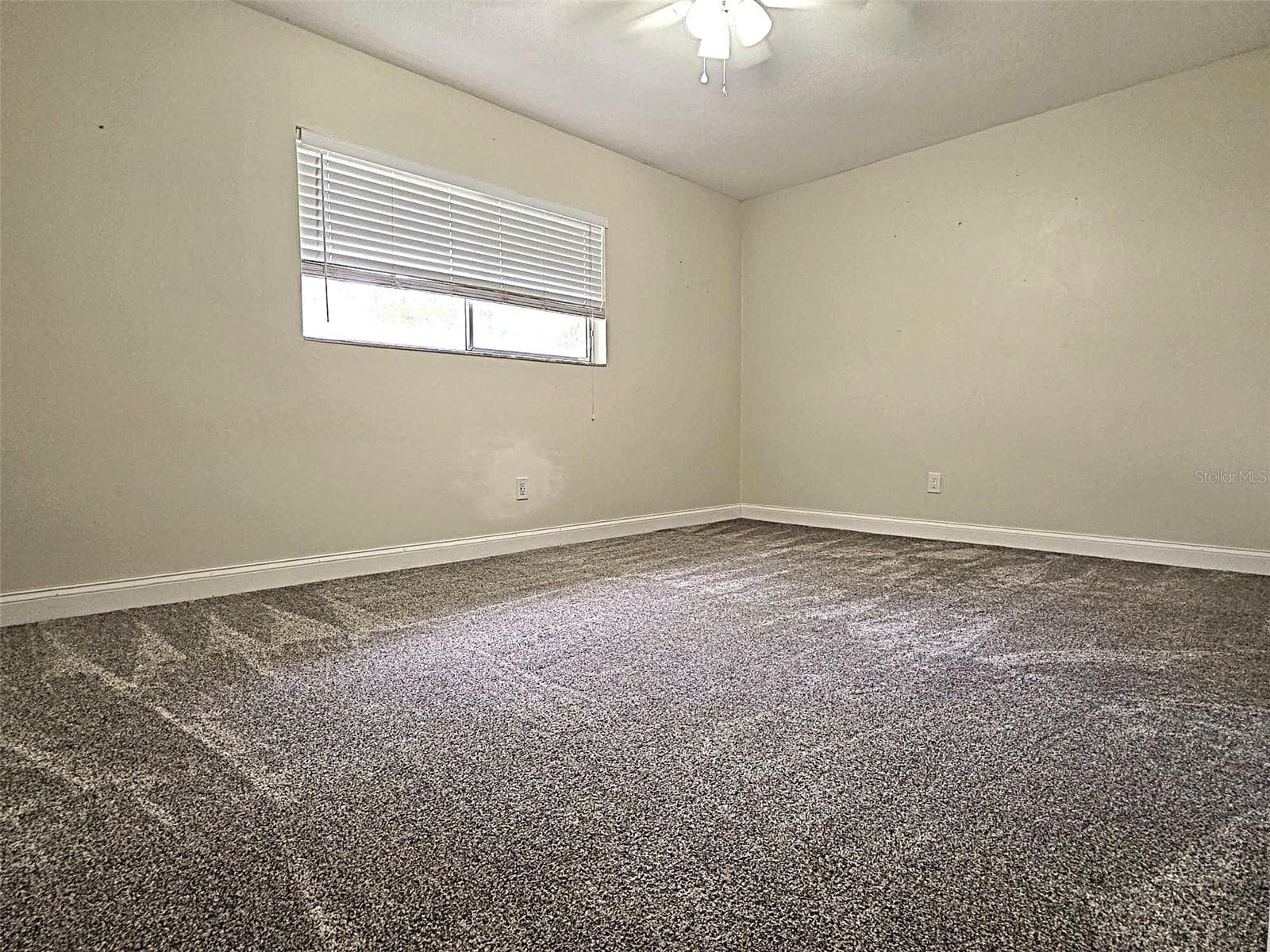 GUEST BED 2 - 123 ELM SQ S, LAKELAND