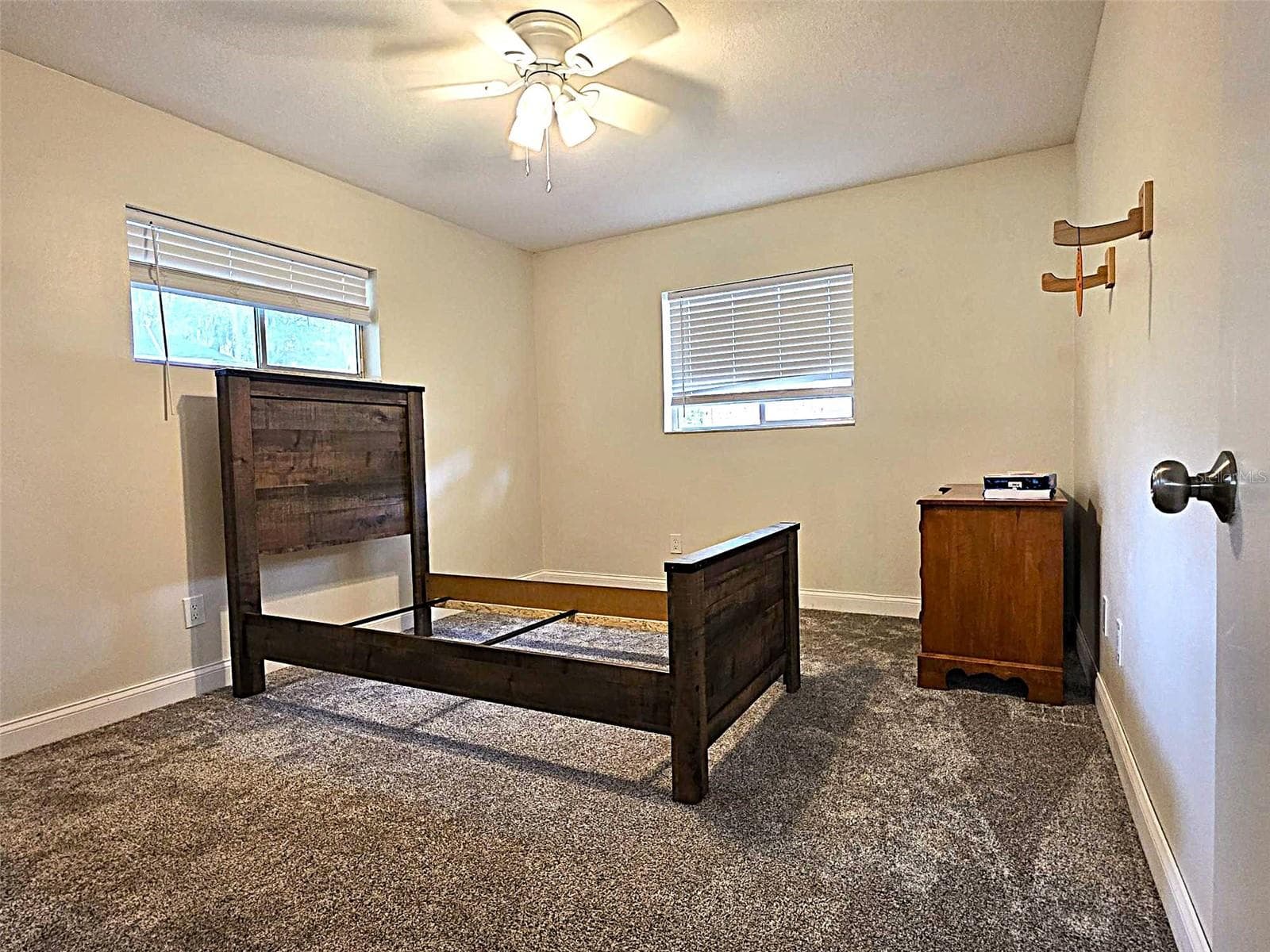 GUEST BED 3 - 123 ELM SQ S, LAKELAND
