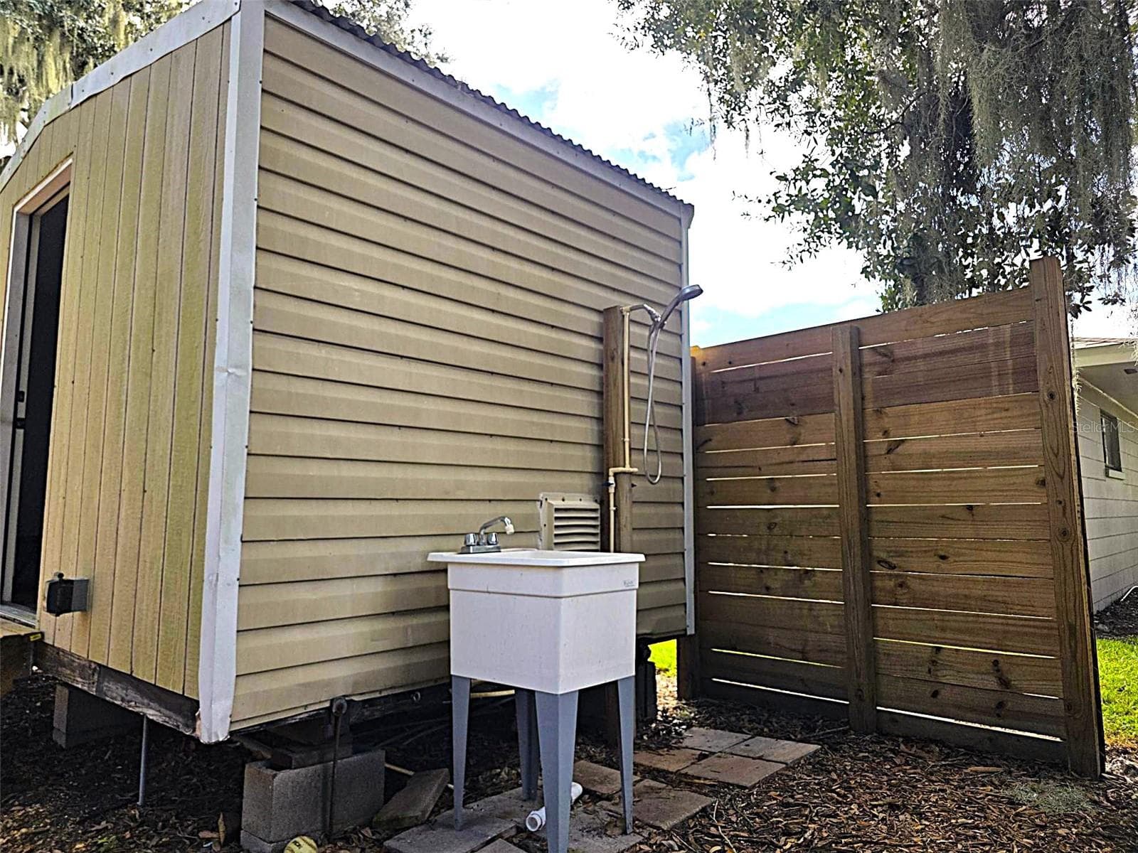 OURDOOR SHOWER AND SINK - 123 ELM SQ S, LAKELAND