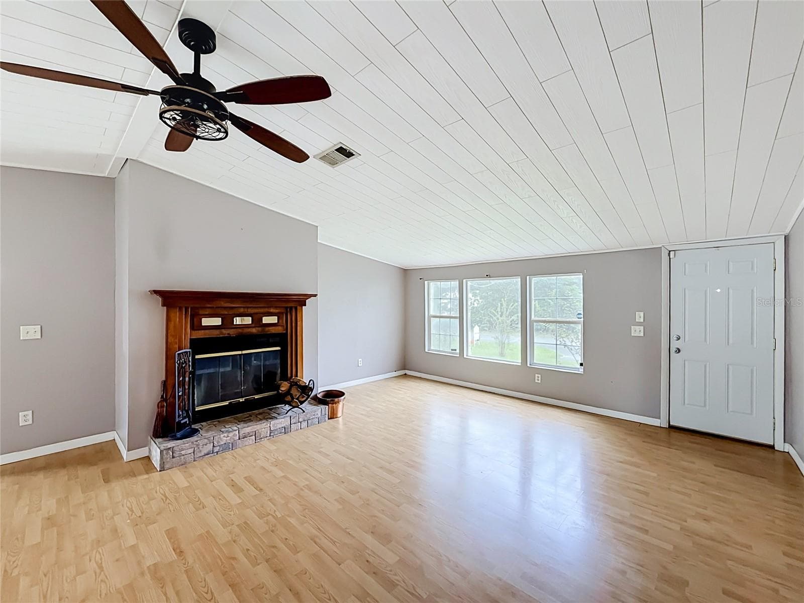 Manufactured Home at 8585 NW 15TH AVE, OCALA, photo 3 of 67