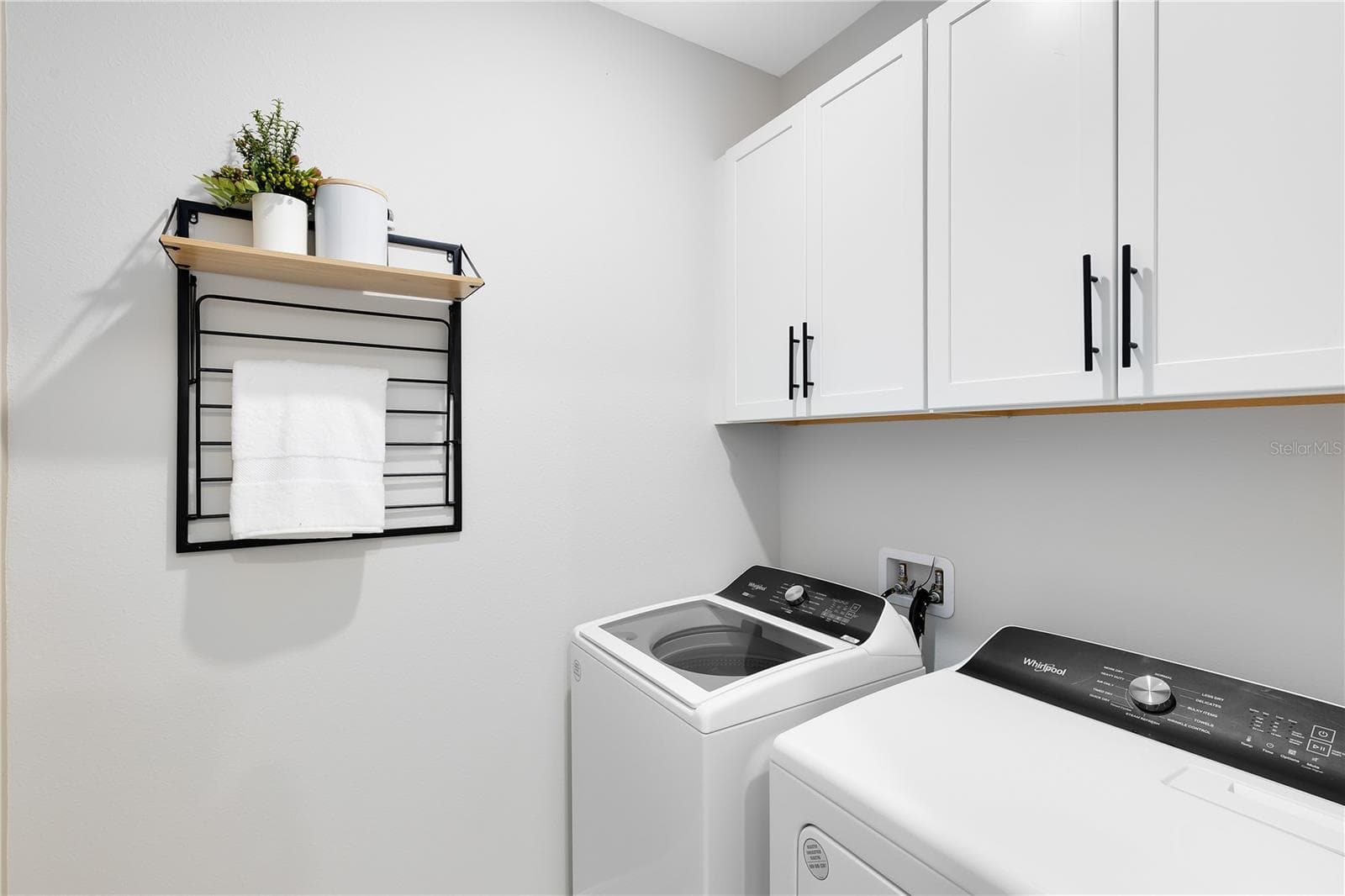 Model Home Design Only. Pictures and furnishings are for illustrative purposes only. Elevations, colors and options may vary. Furniture is for model home staging only. - 2891 MIDSWEET AVENUE, ST CLOUD