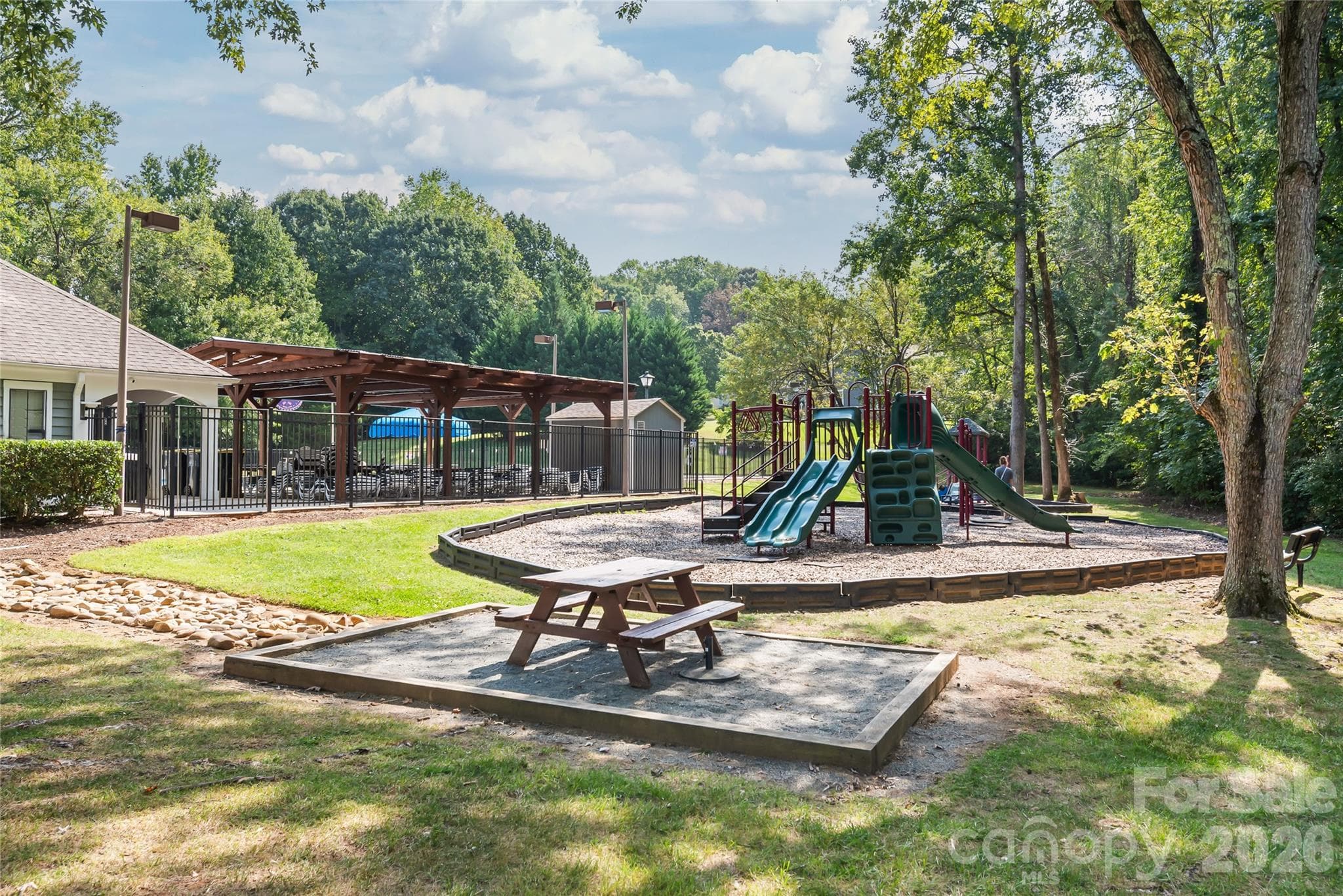 Single Family Residence at 3909 Armitage Drive, Charlotte, photo 27 of 29