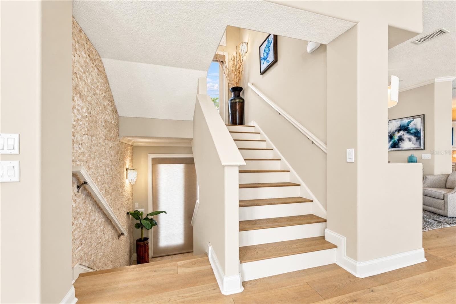 Private Staircase to the Primary Suite - 3399 N OCEAN SHORE BLVD, FLAGLER BEACH