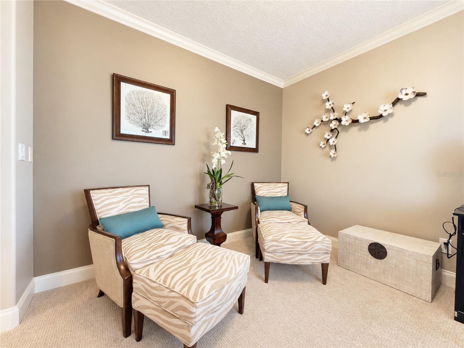 Private Office Lounge - 3399 N OCEAN SHORE BLVD, FLAGLER BEACH