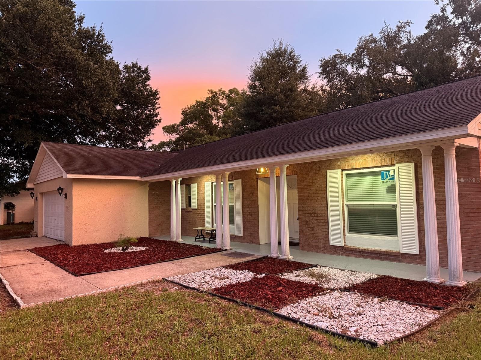 705 VANDERGRIFT DR